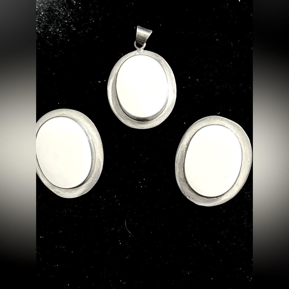 Mexico 925 Pierced Earrings and Pendant 3 piece Set